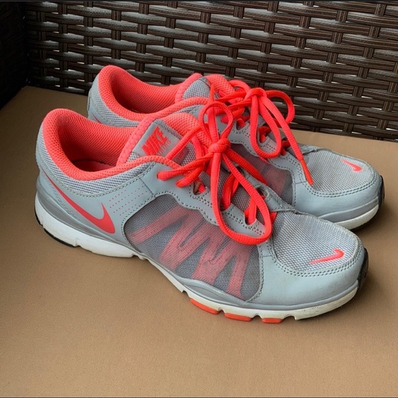 Size 7.5 Nike Training Flex TR2 Runners - Picture 1 of 7